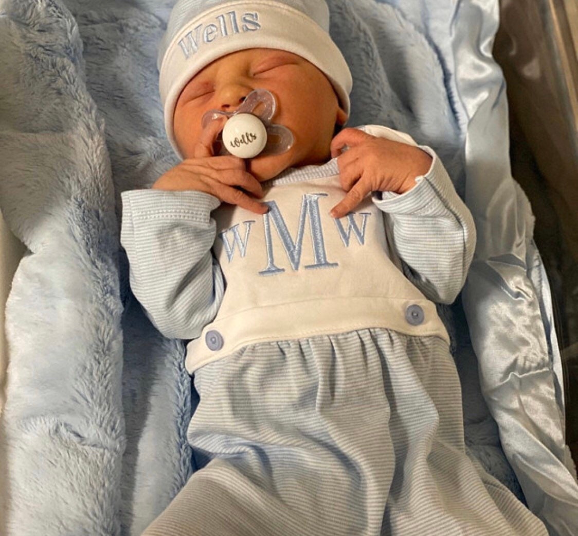 Baby boy coming home outfit, Monogrammed footie romper, Personalized Baby gift, sleeper, newborn pictures, blue tiny stripe bib front footie